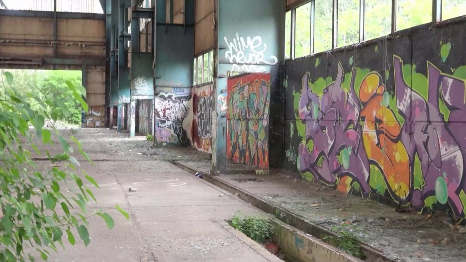 German Tall Woman Pickuped And Fucked in an Abandoned Building